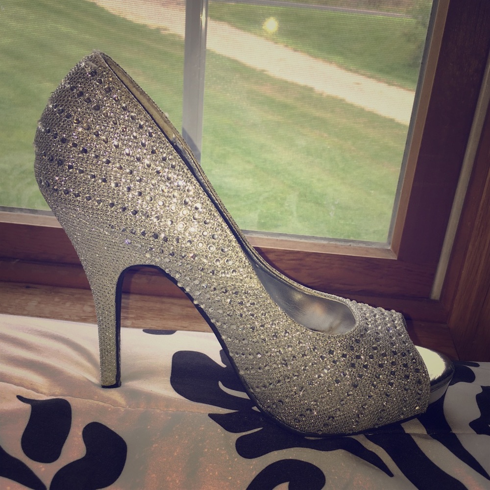 Formal shoes